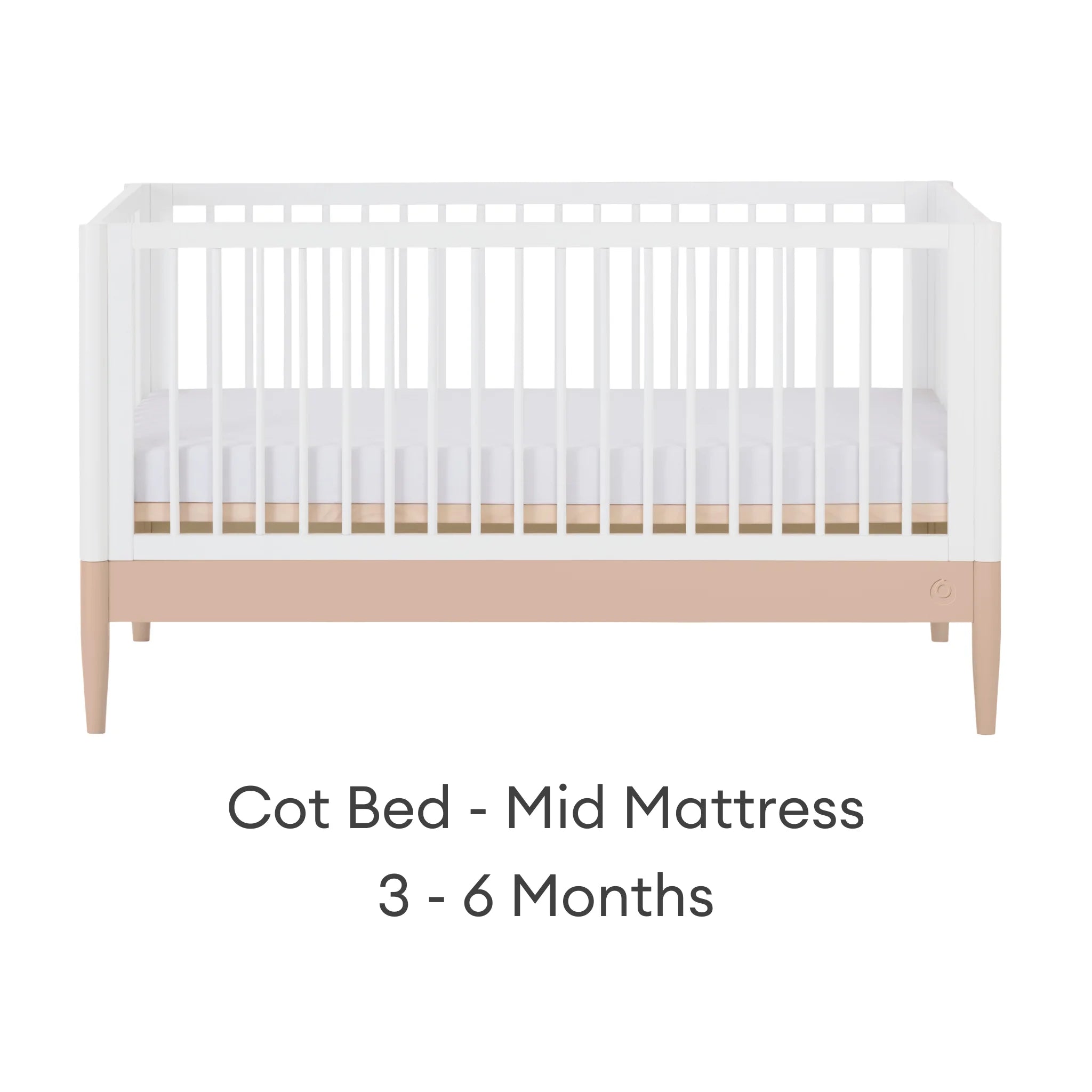 Gaia Baby EOS umwandelbares Kinderbett mit mittlerer Matratzenposition für Babys von 3–6 Monaten.