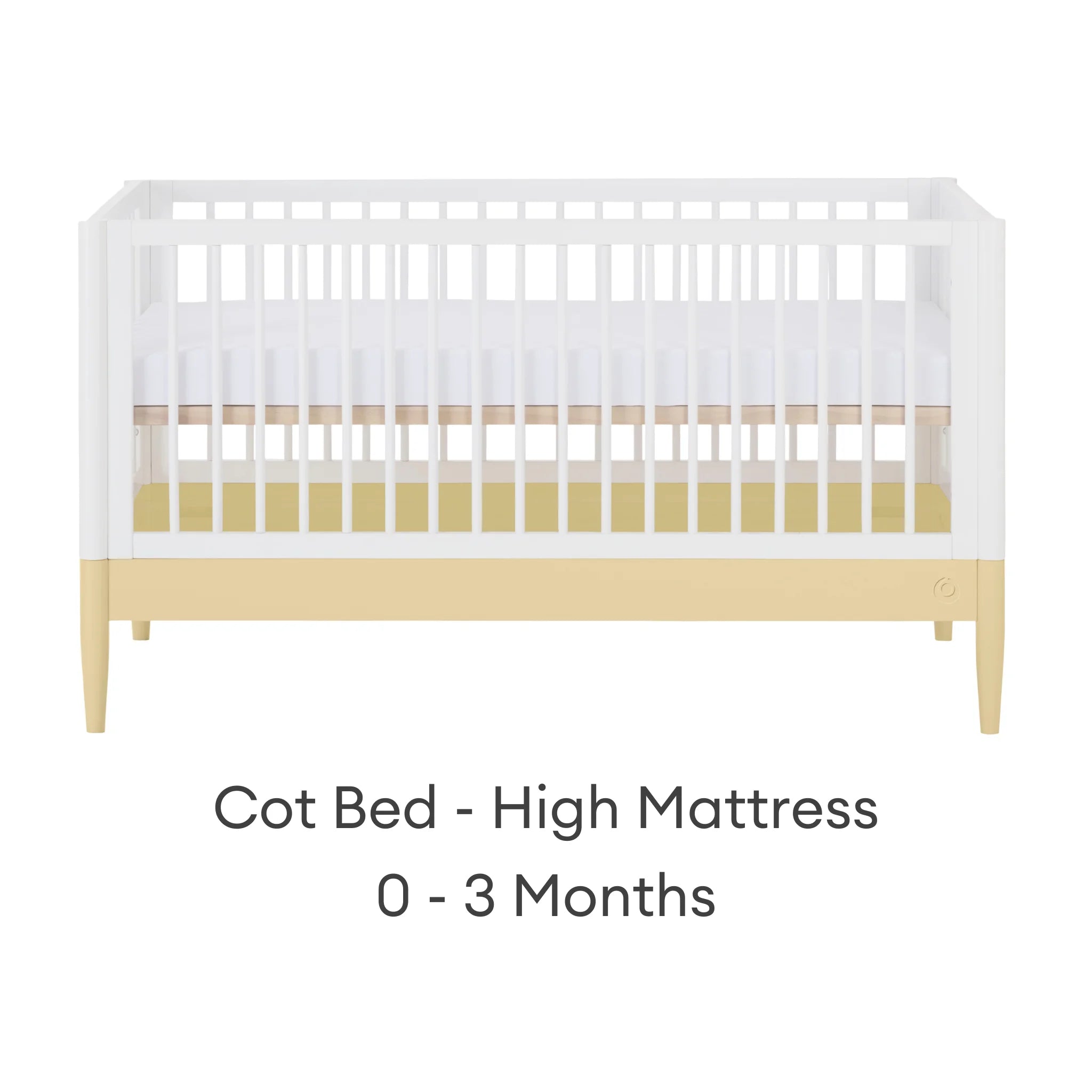 Lit convertible Gaia Baby EOS avec matelas haute position pour nouveau-né en blanc et jaune primevère.
