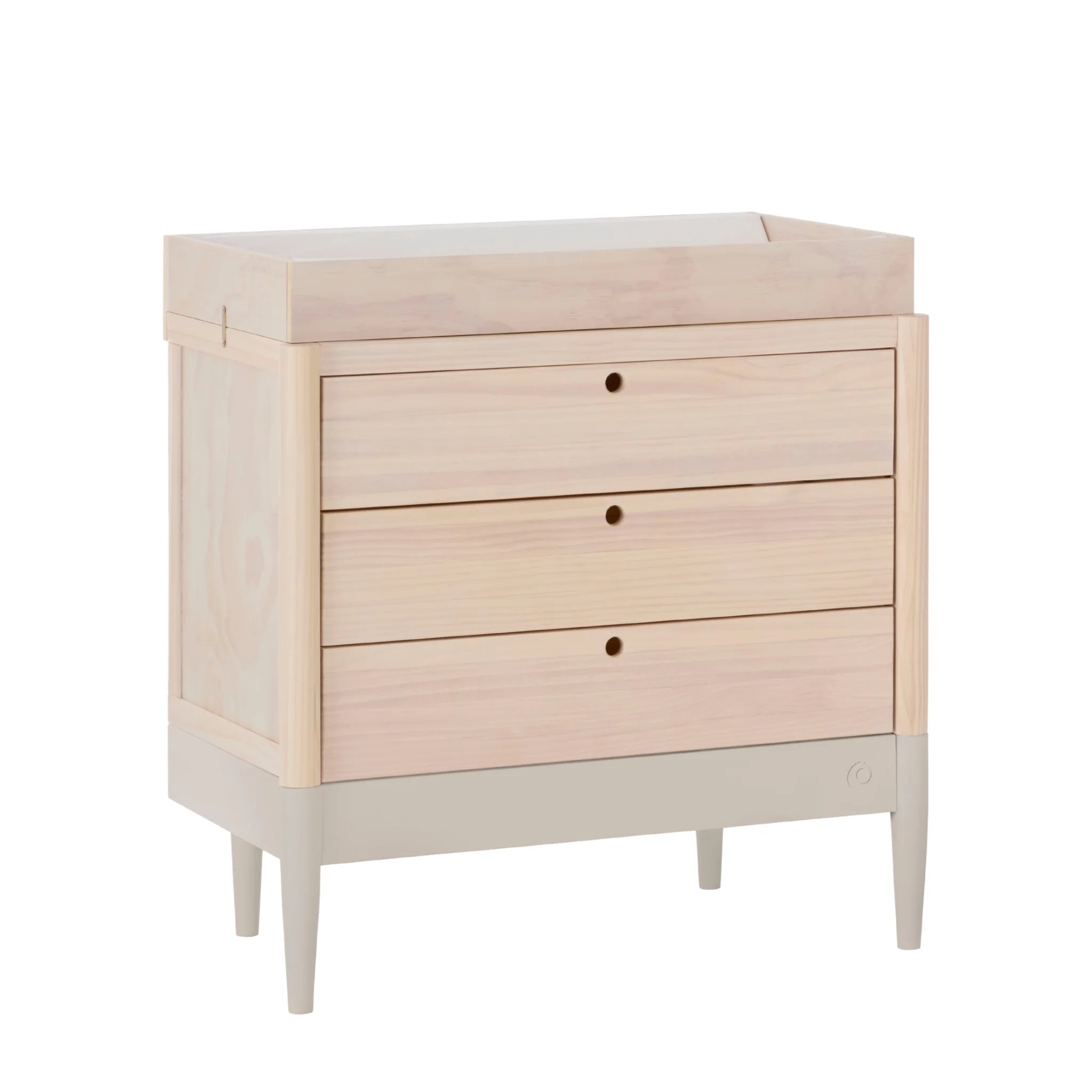 Commode de chambre d'enfant Gaia Baby EOS en bois naturel avec base en cachemire inclinée vue du produit