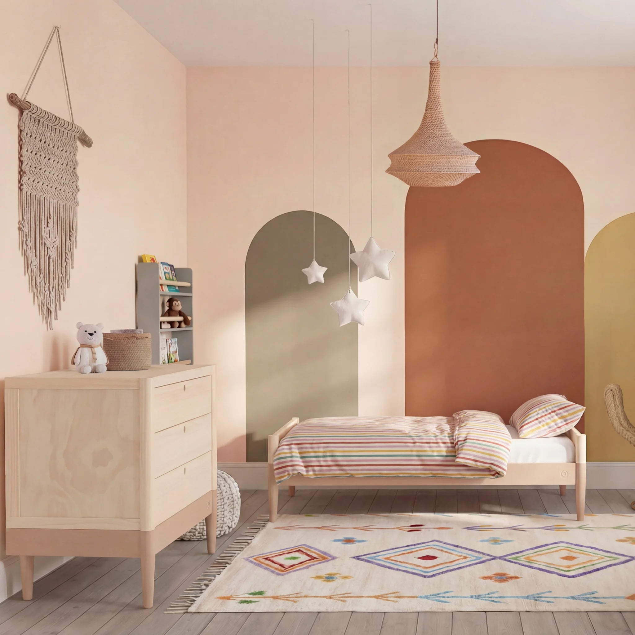 Gaia Baby EOS Babykommode aus Naturholz in Puderrosa, Kinderzimmer mit Kleinkinderbett