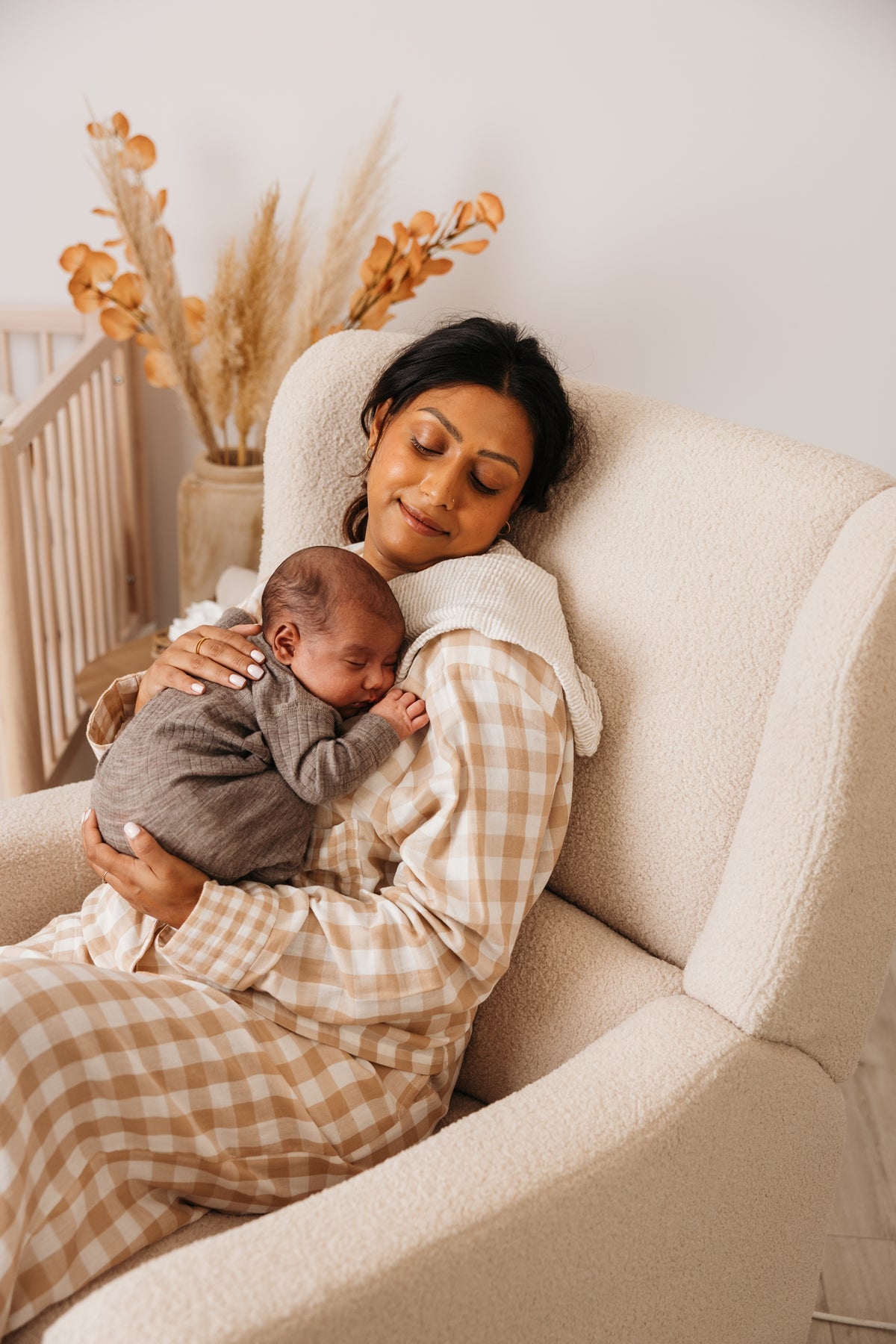 Lyra Electric Recliner Nursing Chair Biscuit Boucle