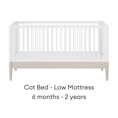Lit bébé convertible Gaia Baby EOS en blanc et cachemire avec matelas bas pour bébé de 6 mois à 2 ans