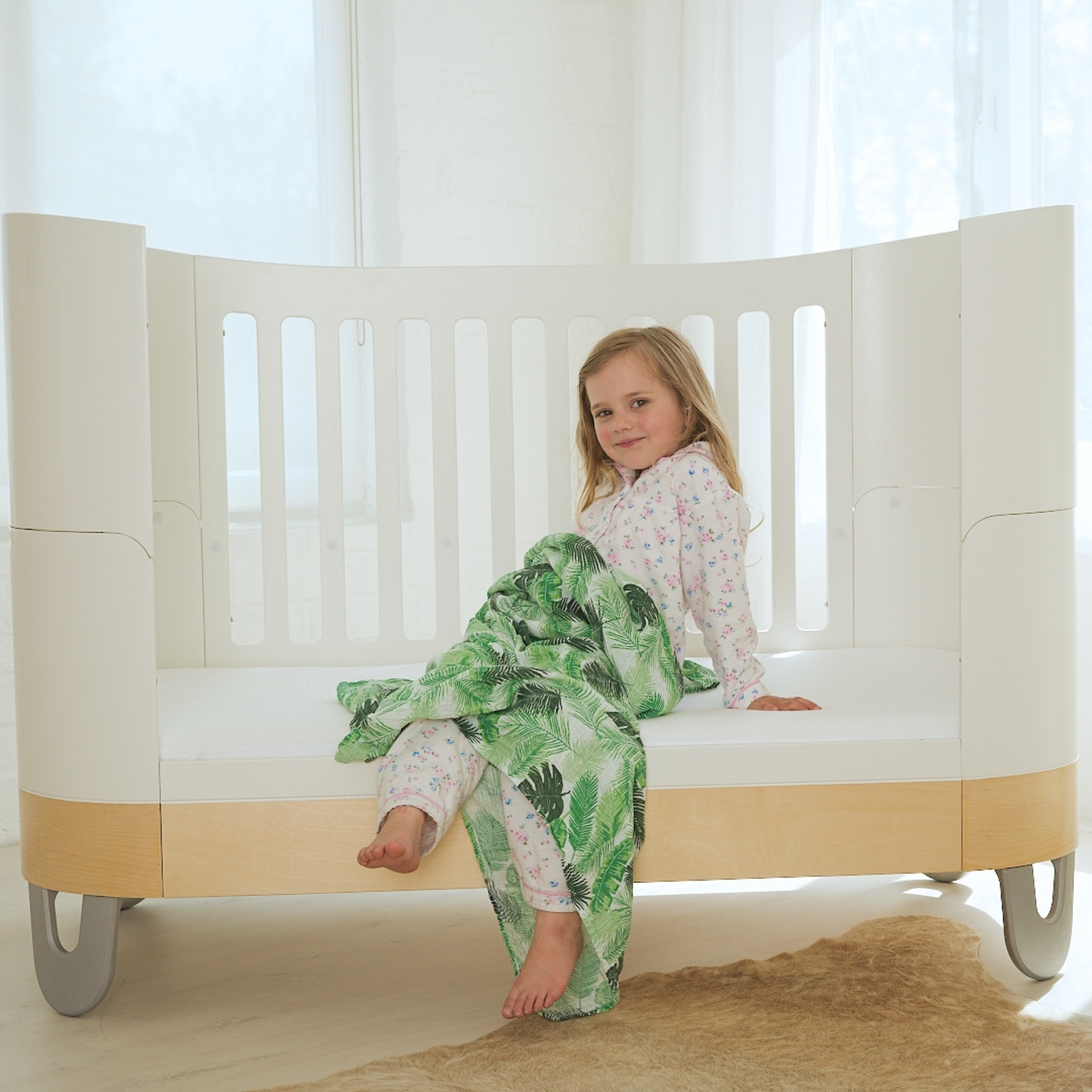 Outlet | Serena Cot Bed + Bedside Crib
