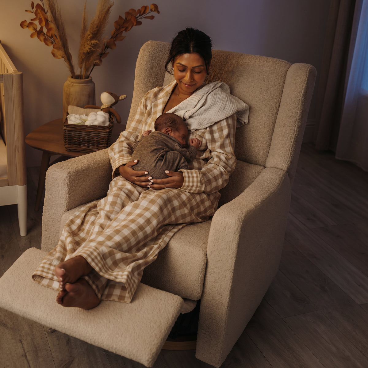 Lyra Electric Recliner Nursing Chair Biscuit Boucle
